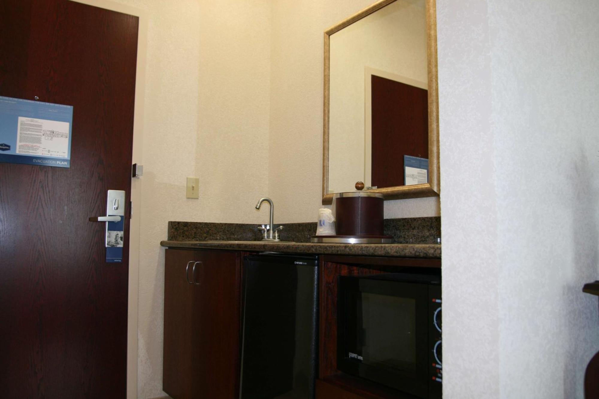 Hampton & Cleveland-mentor Hotel 3*