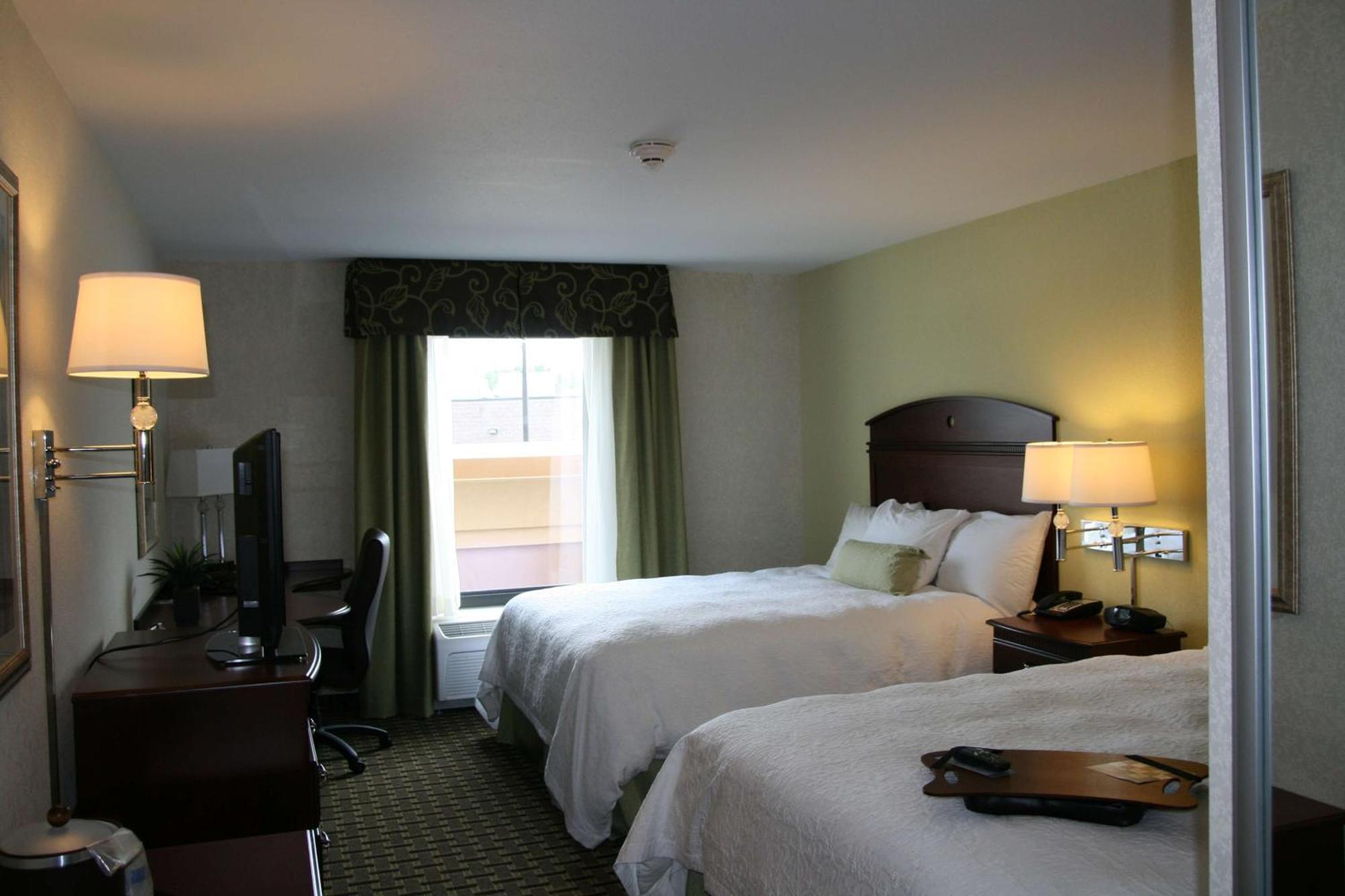 Hampton & Cleveland-mentor Hotel